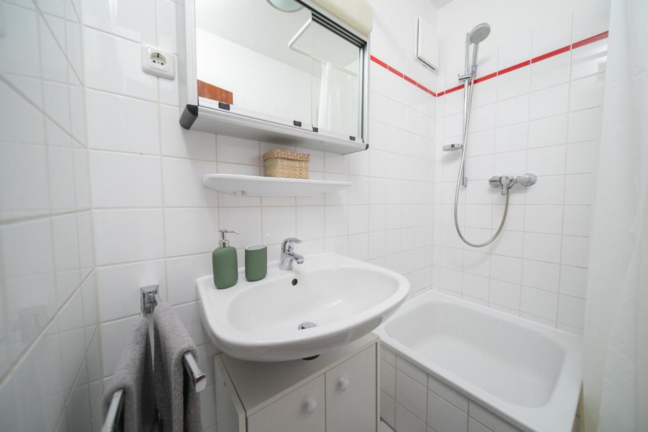 Studio Shiny - Zentral Mit Balkon - Messe - Kueche นอยส์ ภายนอก รูปภาพ