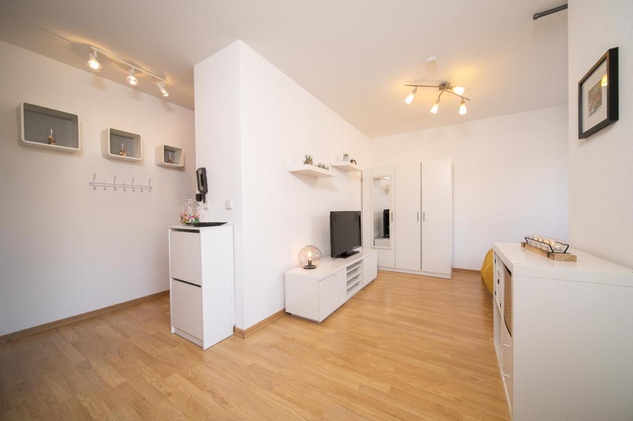 Studio Shiny - Zentral Mit Balkon - Messe - Kueche นอยส์ ภายนอก รูปภาพ